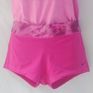 2/25 NIKE Hot Pink Women Athletic Shorts 1.5" Inseam Sz M 8-10 Ombre Waistband